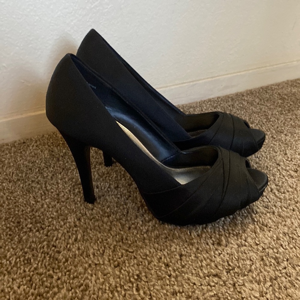 Black peep toe heels